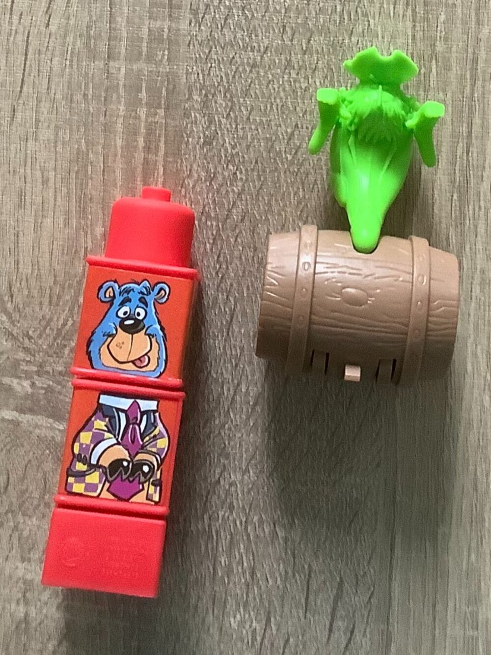 6/$10 Flying Dutchman SpongeBob SquarePants Burger King toy